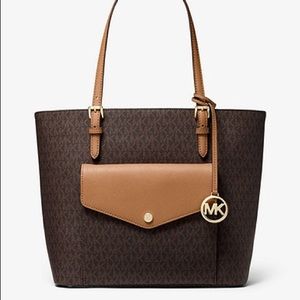 Jet Set Medium Logo Pocket Tote Bag